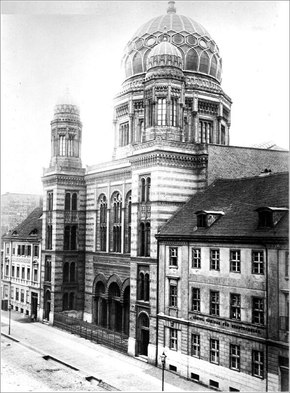 The synagogue on Oranienburgstrasse in Berlin